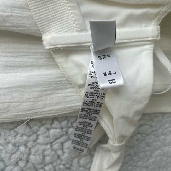 La Perla matching swim top and Sarong . - Picture 6 of 6